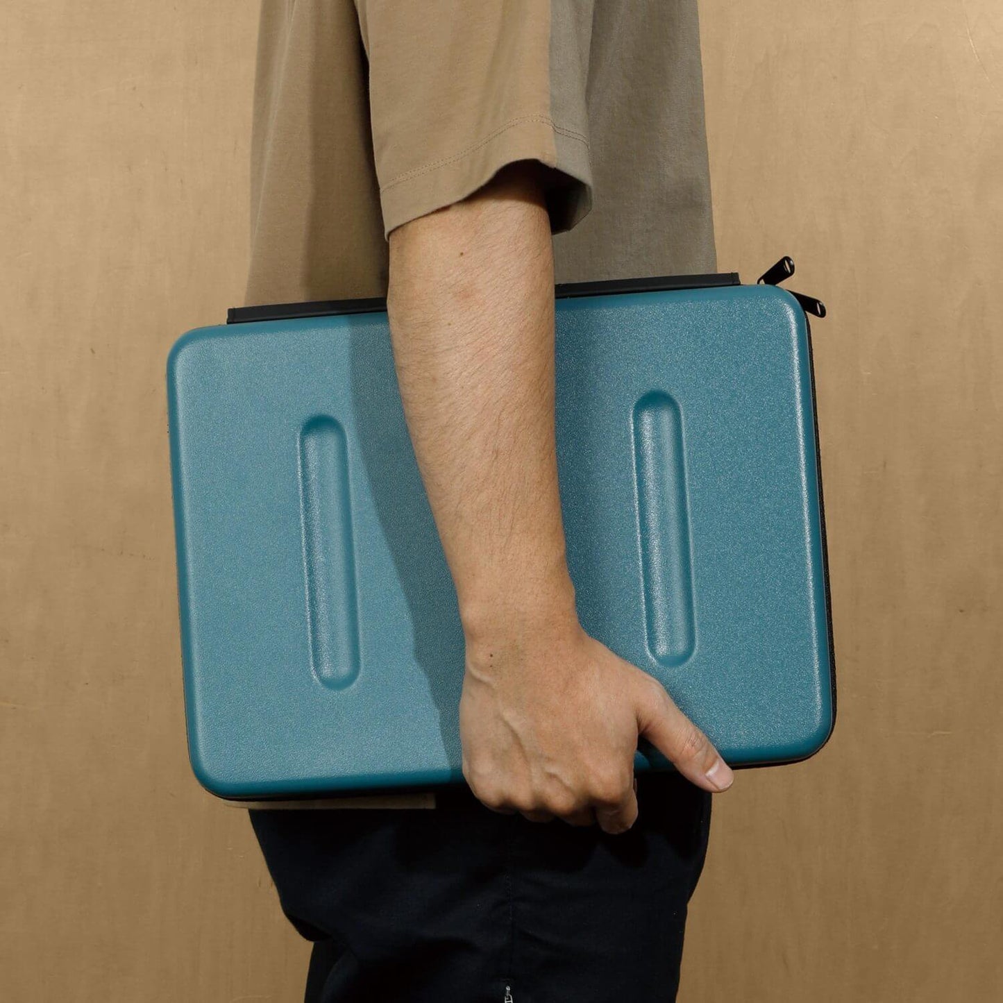 Hard Shell Laptop Case (NÄHE)